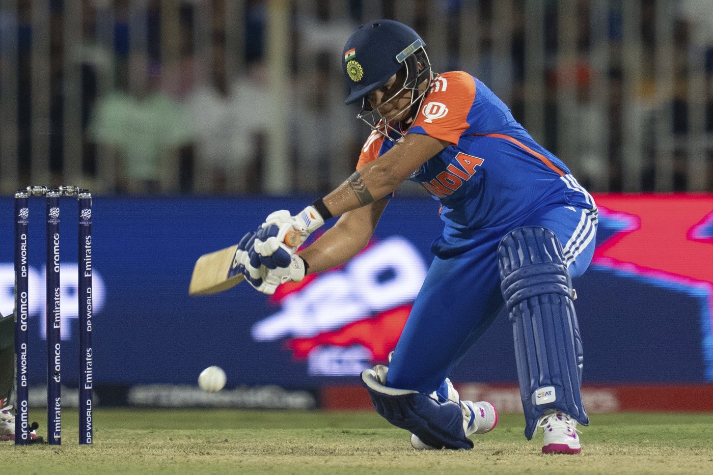 Australia takes 4 India wickets in last over to reach knockout stage at Women’s T20 World Cup | iNFOnews.ca Australia takes 4 India wickets in last over to reach knockout stage at Women’s T20 World Cup | iNFOnews.ca