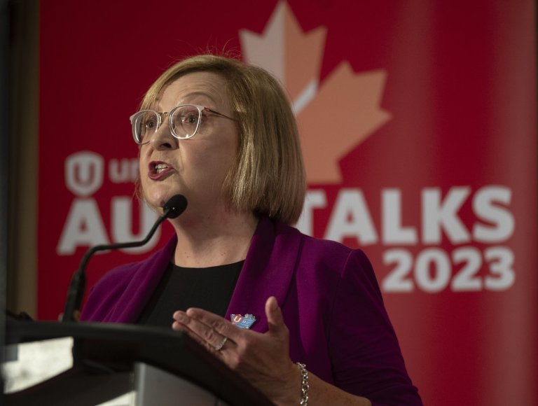 In the news today: Automaker talks, Canada radar deal, FIFA and workplace morale | iNFOnews.ca