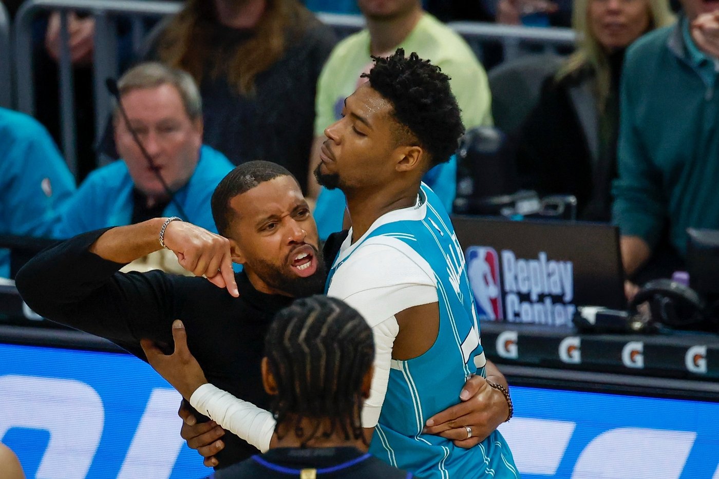 Stewart suspended 7 games and 3 other players are penalized for fighting in Pistons-Hornets game | iNFOnews.ca