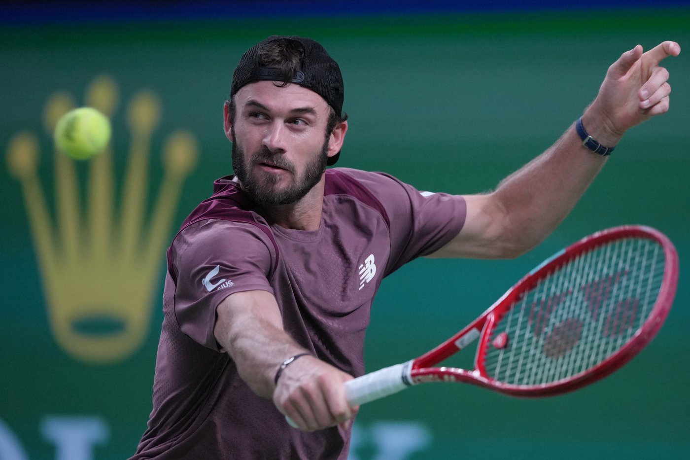 Medvedev beats longtime rival Tsitsipas and advances to Shanghai Masters quarterfinals | iNFOnews.ca
