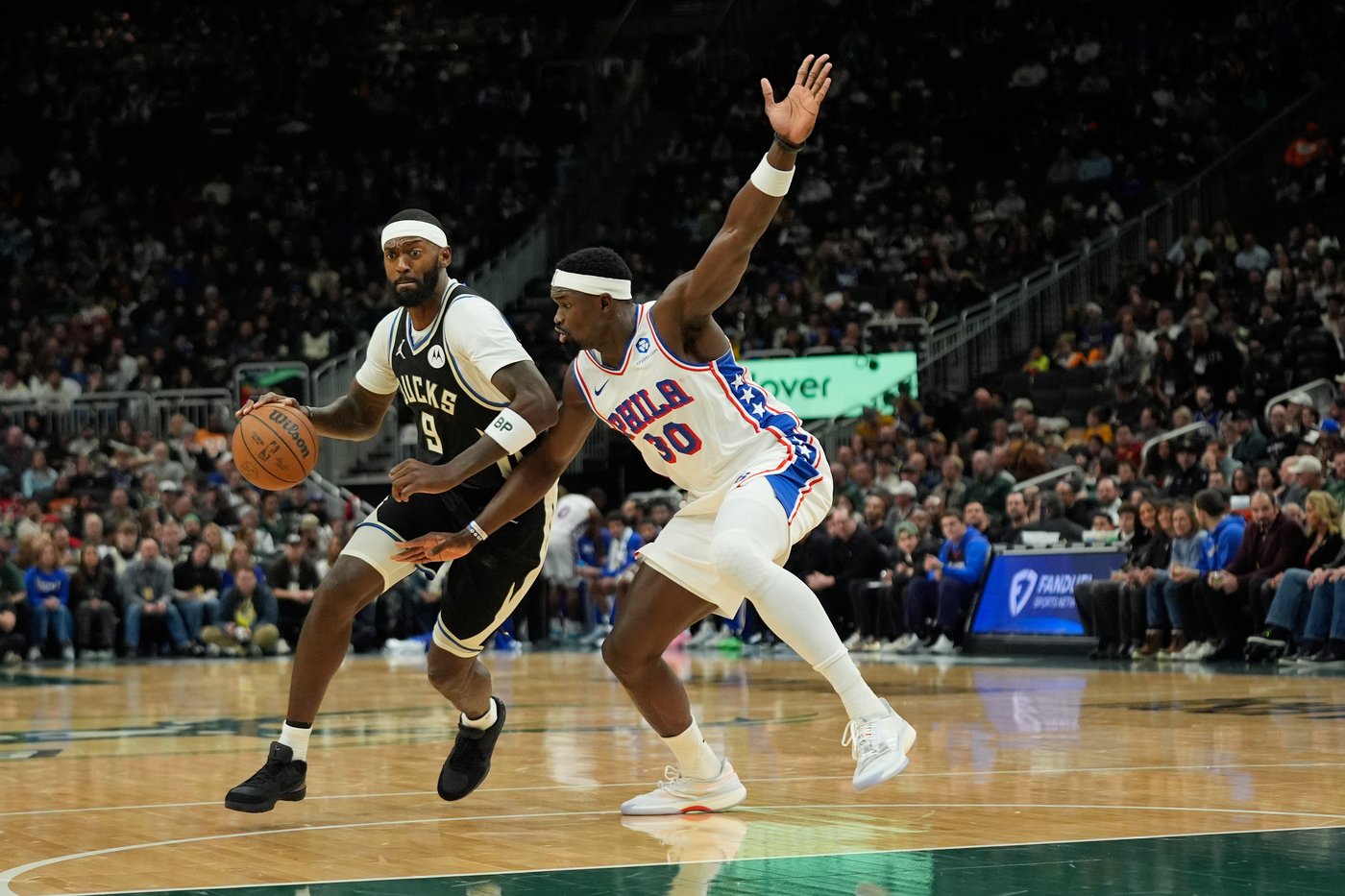 Big night from bench players helps 76ers beat Bucks 116-101 | iNFOnews.ca