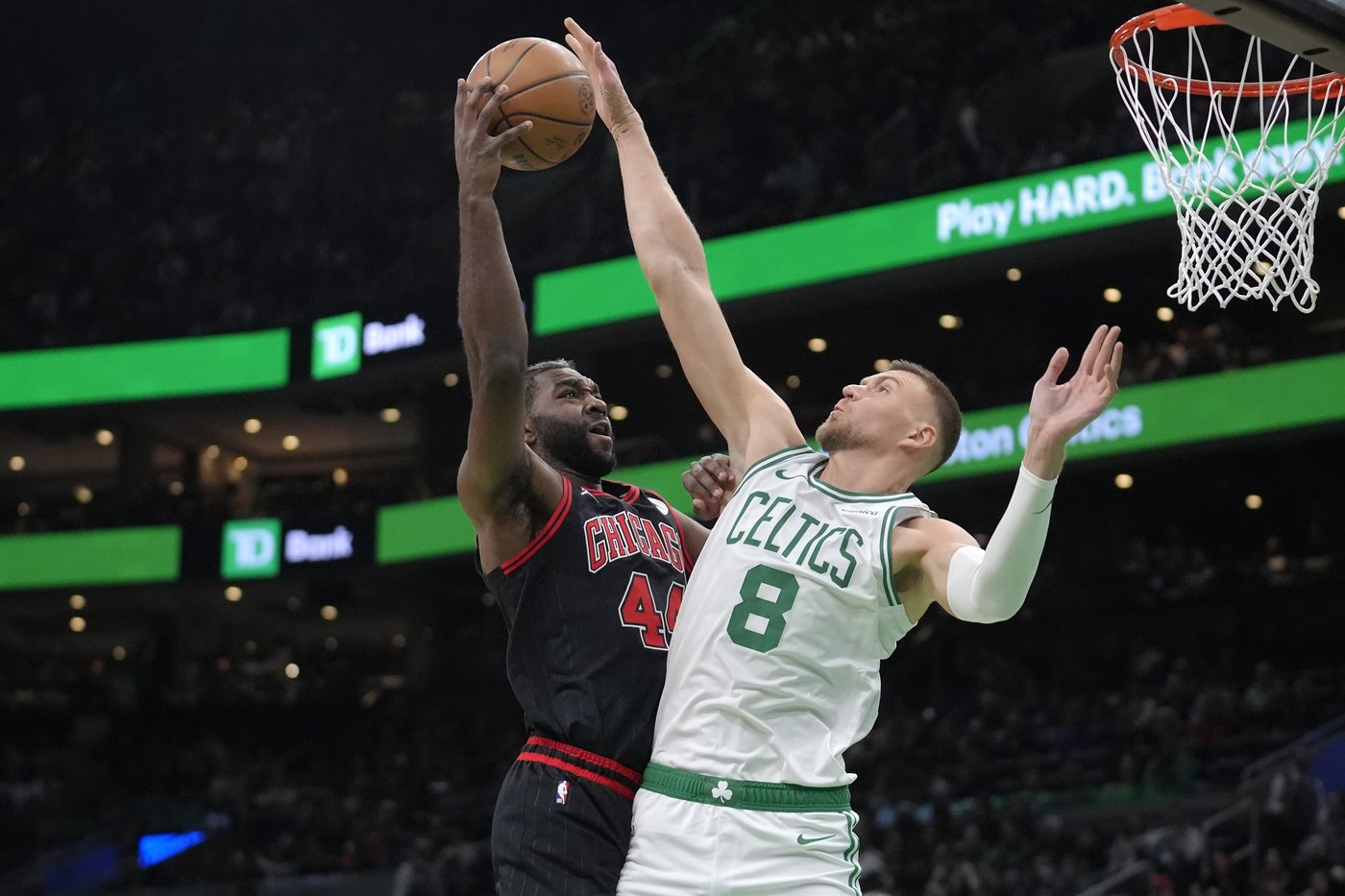 Zach LaVine scores season-high 36 points to help the Bulls hold off the Celtics 117-108 | iNFOnews.ca
