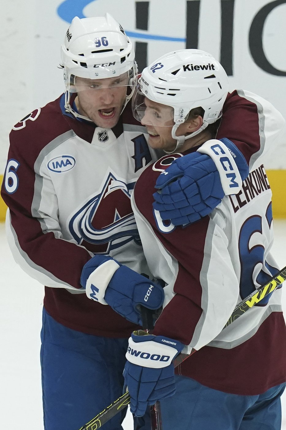 NHL roundup: Avalanche defeat Penguins 6-2, Rantanen records 10th career hat trick | iNFOnews.ca
