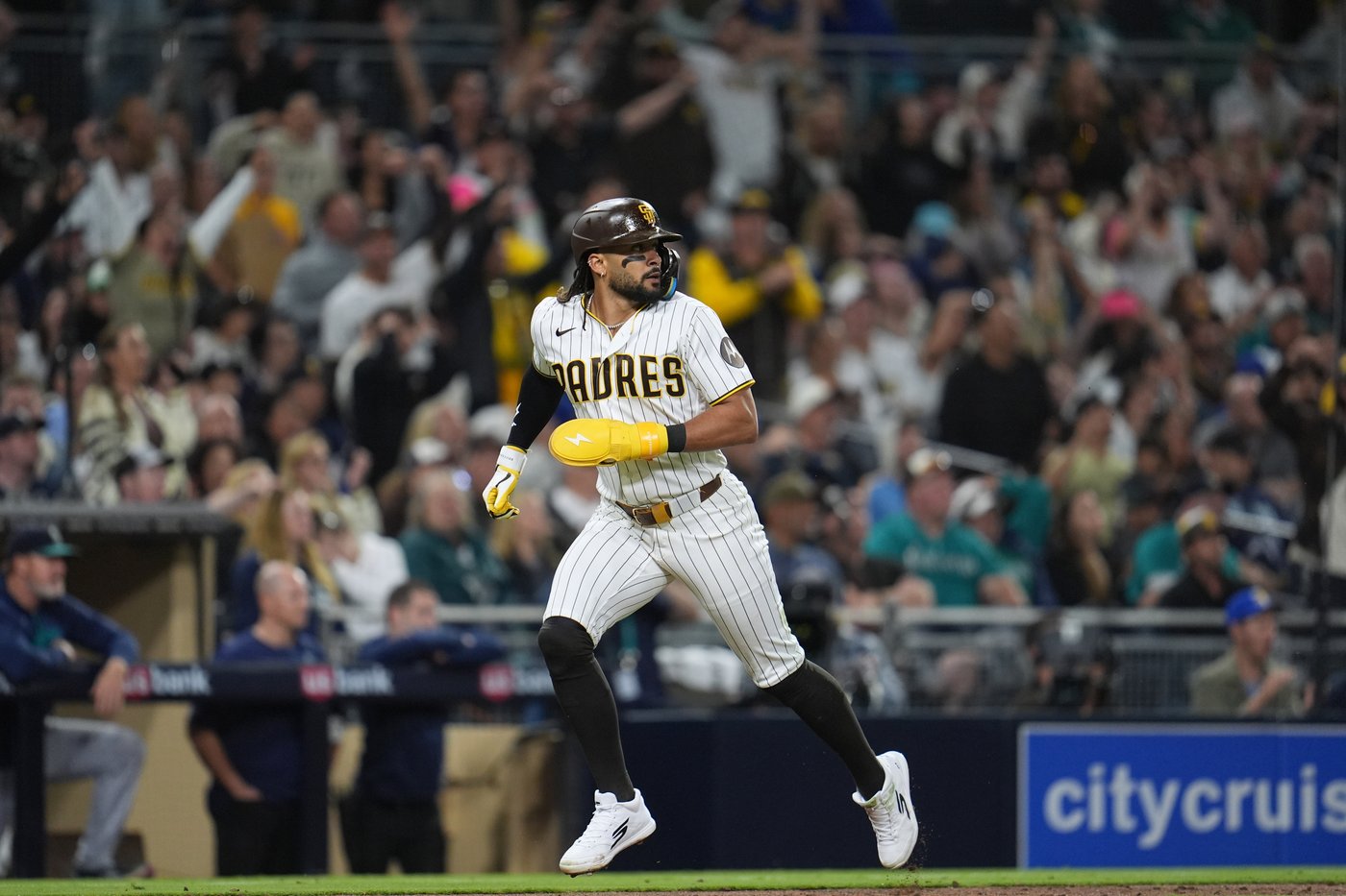 Padres beat Mariners 5-2 behind Tatis, Buehler for 8th straight win, 11th in 12 games | iNFOnews.ca