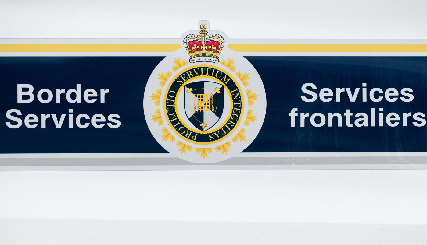CBSA self-service kiosks outage causing delays at customs in some airports | iNFOnews.ca