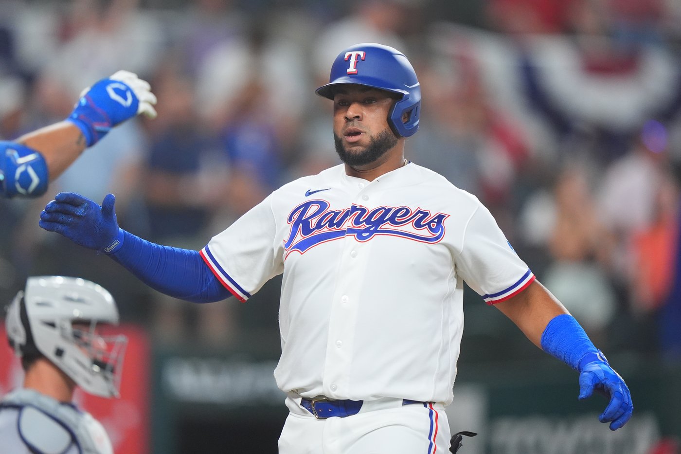 Eovaldi takes a no-hitter into the 5th inning in the Rangers' 10-4 win over the Tigers | iNFOnews.ca