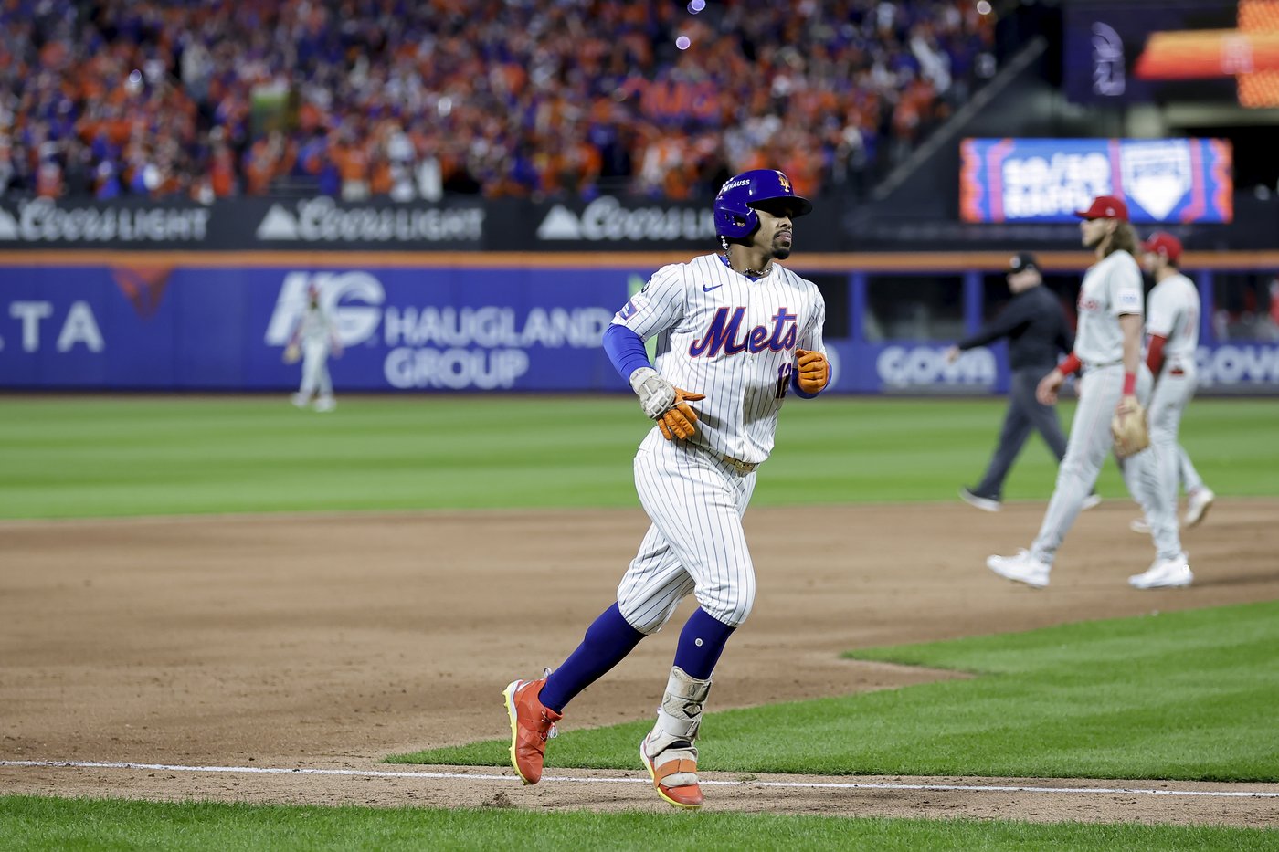 Francisco Lindor's grand slam sends Mets into NLCS with 4-1 win over Phillies in Game 4 of NLDS | iNFOnews.ca