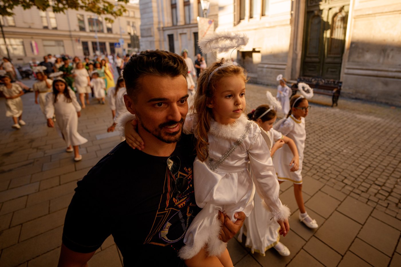 Bucharest’s Little Angels’ Parade brings children to the streets, in photos | iNFOnews.ca