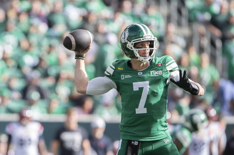 Johnson scores touchdown in final minute to lift playoff-bound Riders to victory | iNFOnews.ca