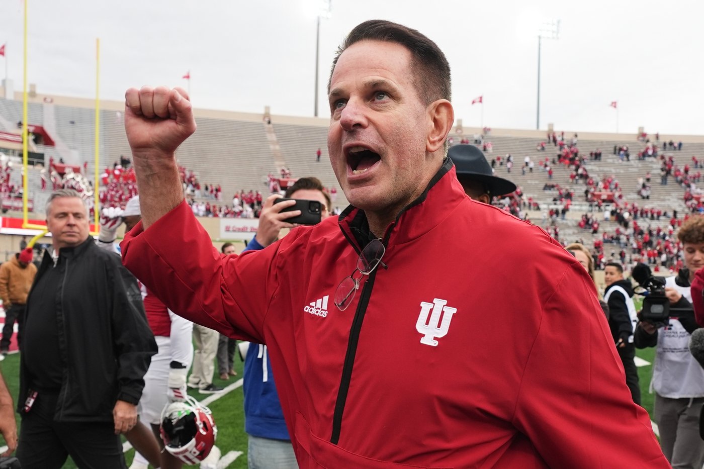 Indiana's Curt Cignetti becomes the first back-to-back winner of AP coach of the year | iNFOnews.ca