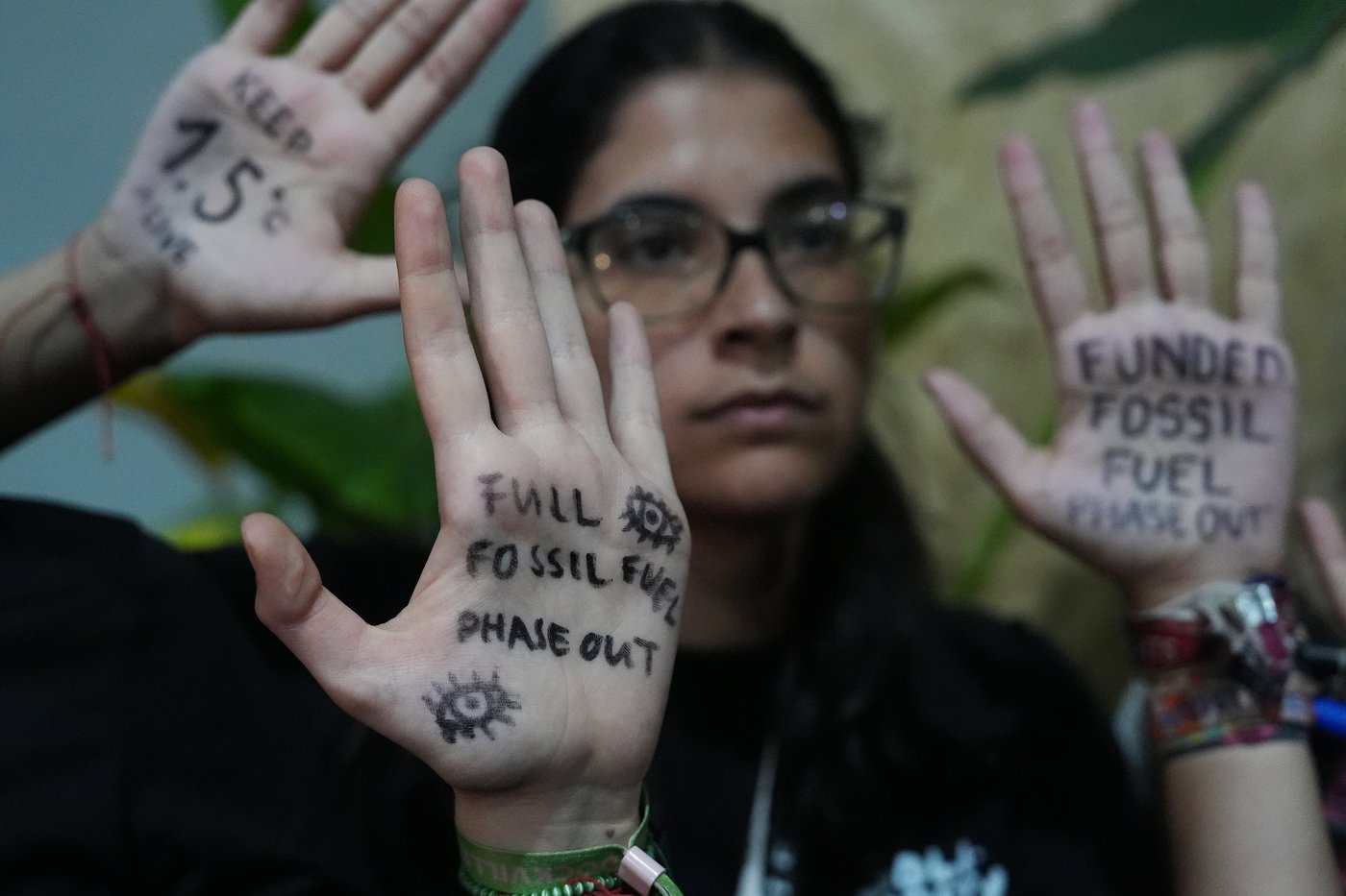 Dispute over fossil fuel phaseout upsets UN climate talks, and overtime looks likely | iNFOnews.ca