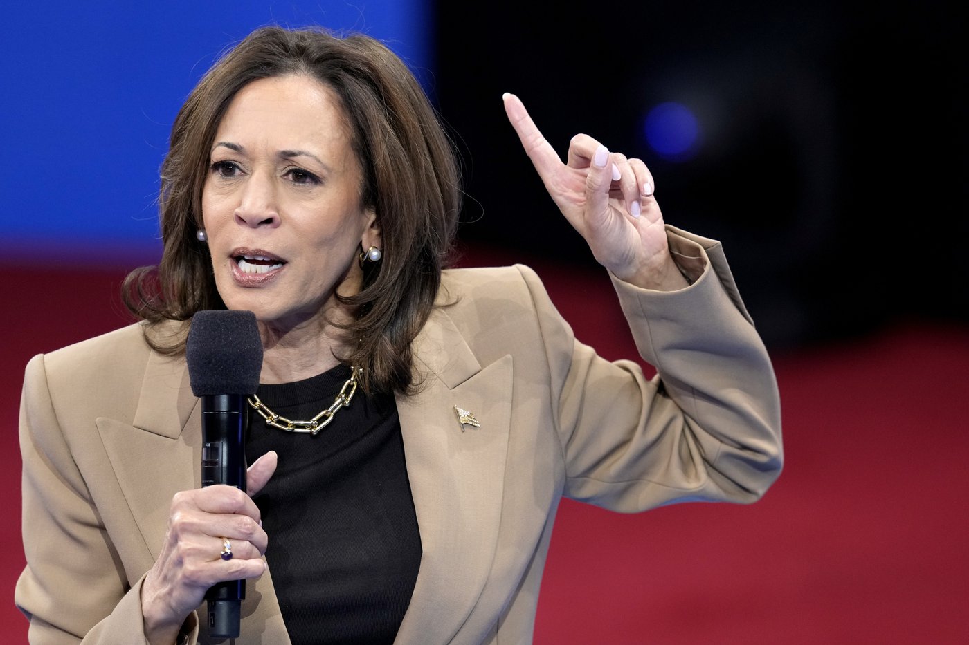 The Latest: Harris says it's not time to 'play politics' over hurricane recovery | iNFOnews.ca