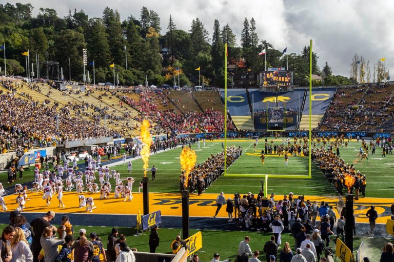 Cal takes tarps off end zone seats and hopes for biggest crowd for the opener in nearly a decade | iNFOnews.ca