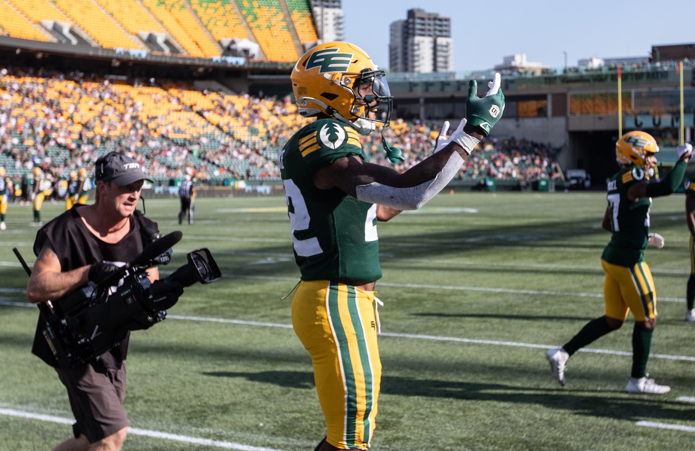 Edmonton Elks sign running back/returner Leake to two-year extension | iNFOnews.ca