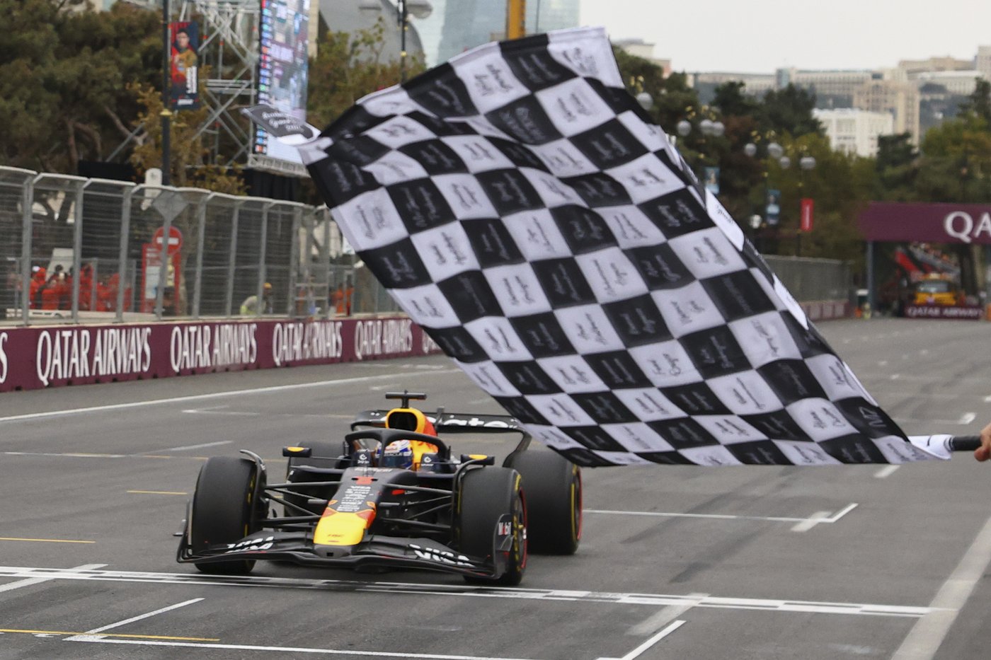 Max Verstappen wins F1's Azerbaijan GP after Oscar Piastri crashes on lap 1 | iNFOnews.ca Max Verstappen wins F1's Azerbaijan GP after Oscar Piastri crashes on lap 1 | iNFOnews.ca