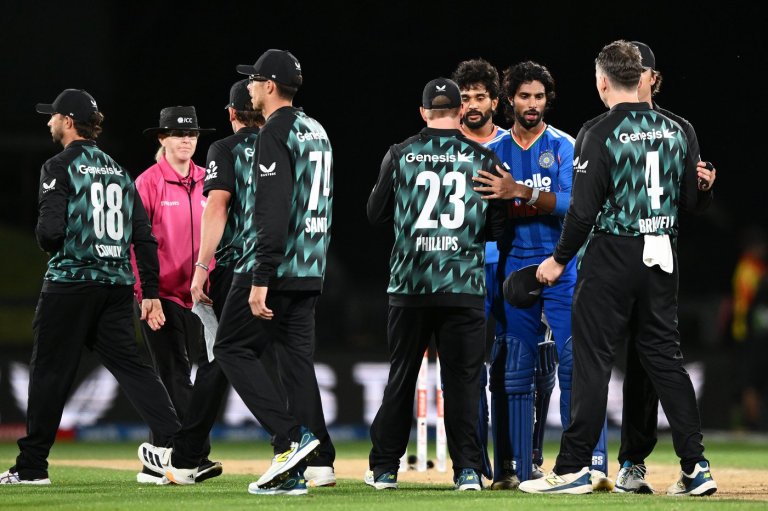 India follows a winning formula; wins the toss and bowls in the 3rd cricket T20 against New Zealand | iNFOnews.ca