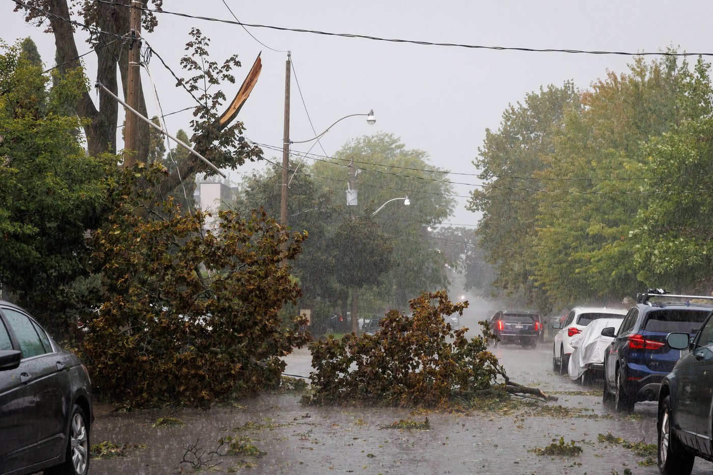 Damaging storms blast southern Ontario causing flooding, power outages in Toronto | iNFOnews.ca