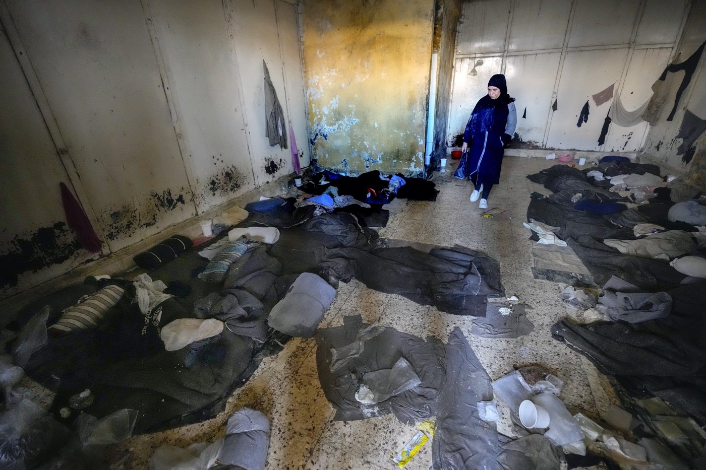 Thousands scour Syria's most horrific prison but find no sign of their loved ones | iNFOnews.ca