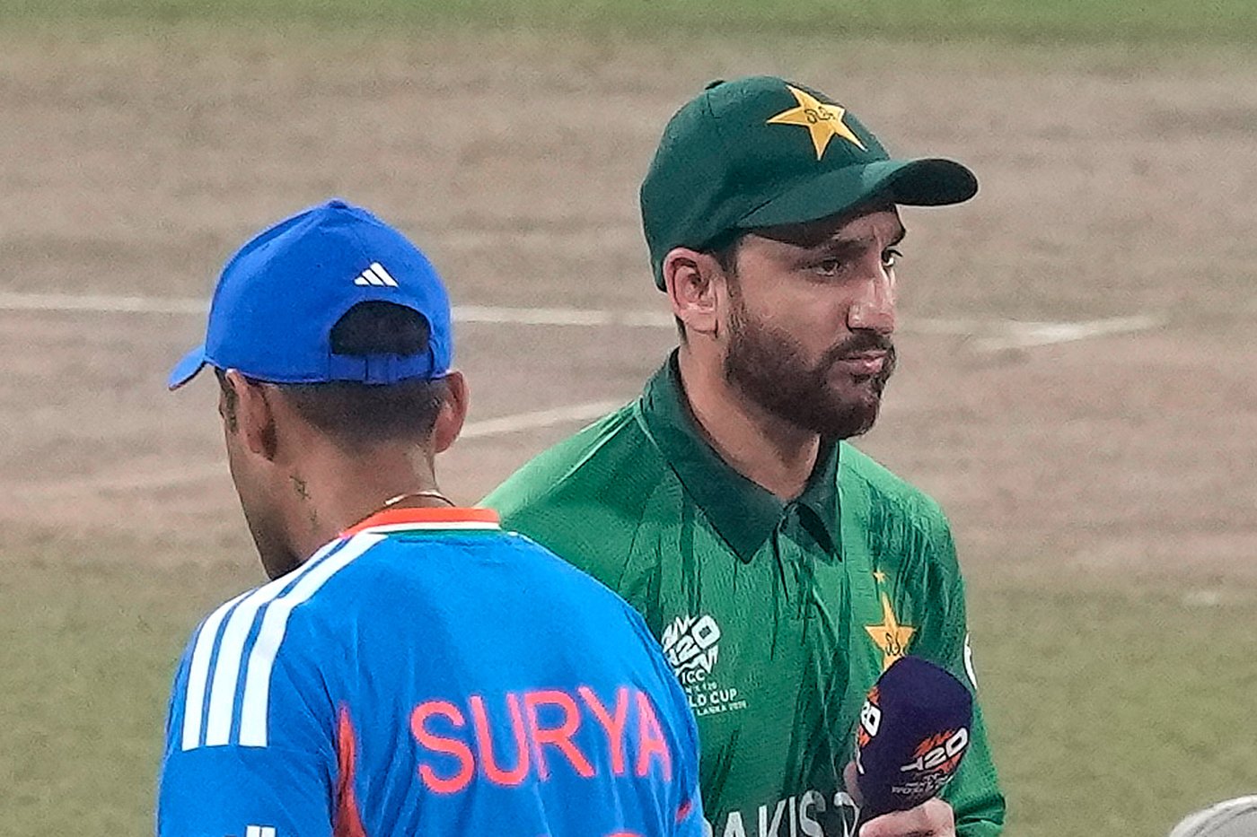 India beats Pakistan by 61 runs in marquee group game at T20 World Cup. No handshakes again | iNFOnews.ca