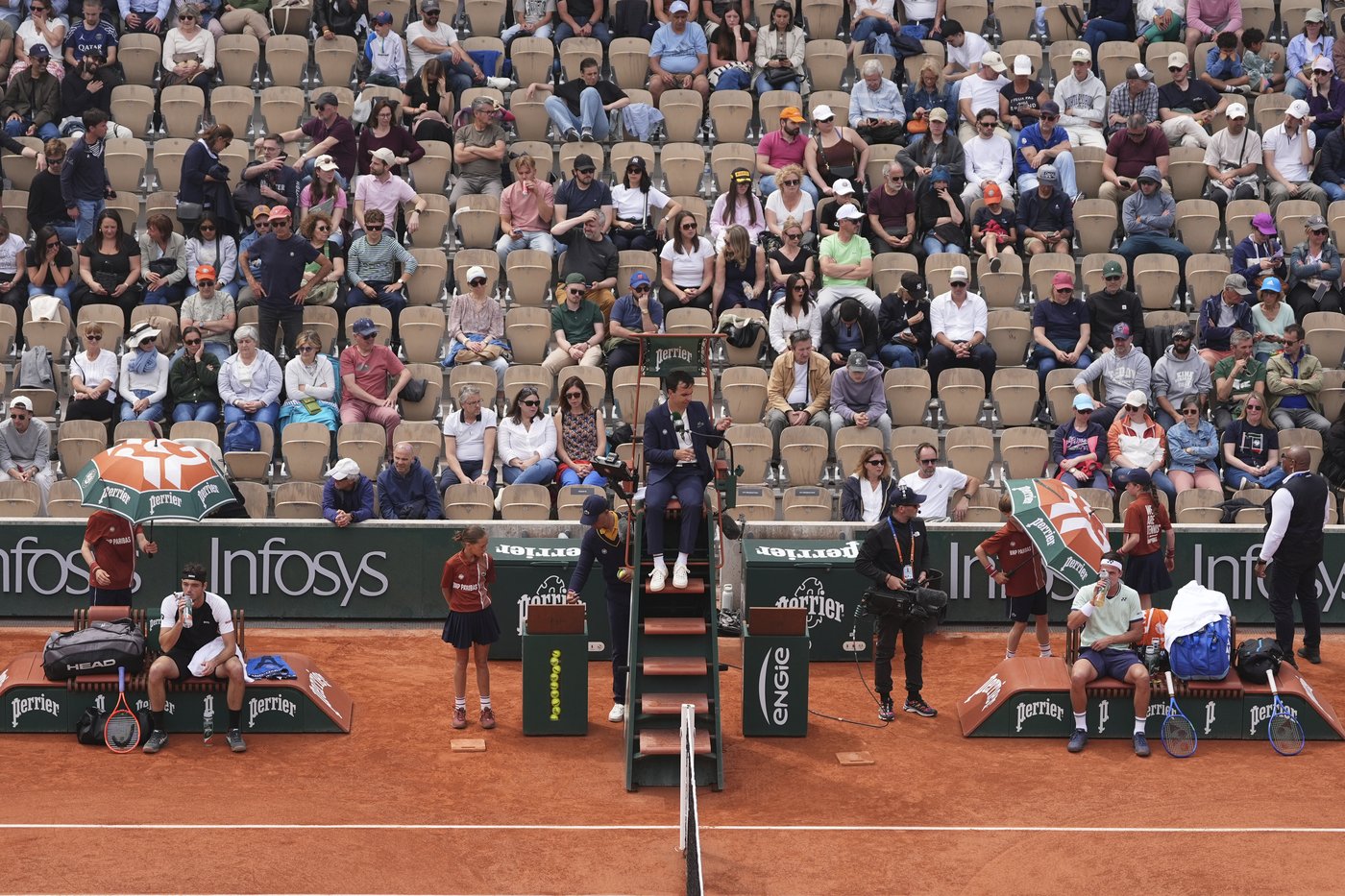 PHOTO COLLECTION: French Open Tennis Ball Girls and Boys | iNFOnews.ca PHOTO COLLECTION: French Open Tennis Ball Girls and Boys | iNFOnews.ca