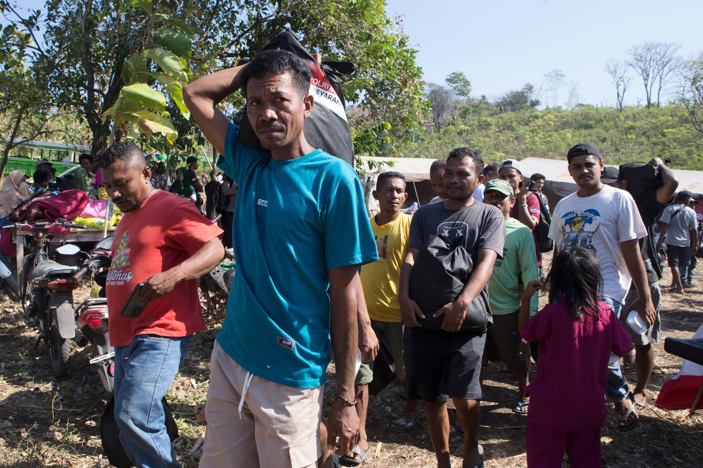 Fear grips children after deadly earthquake in eastern Indonesia leaves thousands displaced | iNhome Fear grips children after deadly earthquake in eastern Indonesia leaves thousands displaced | iNhome