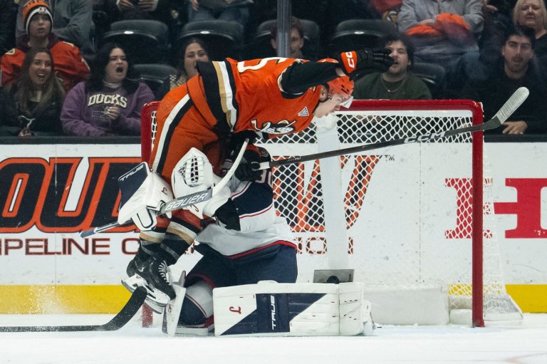 Pavel Mintyukov scores with 3:29 left to lift Ducks past Blue Jackets, 4-3 | iNFOnews.ca