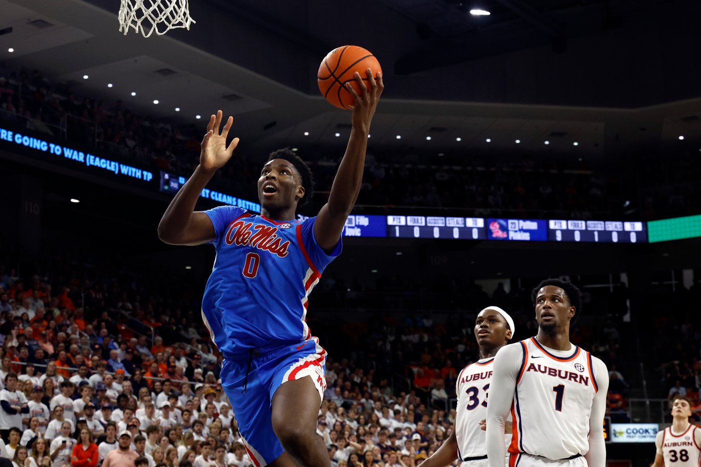 Pinkins and Storr score 26 apiece, Ole Miss beats Auburn 85-79 to snap a 10-game skid | iNFOnews.ca