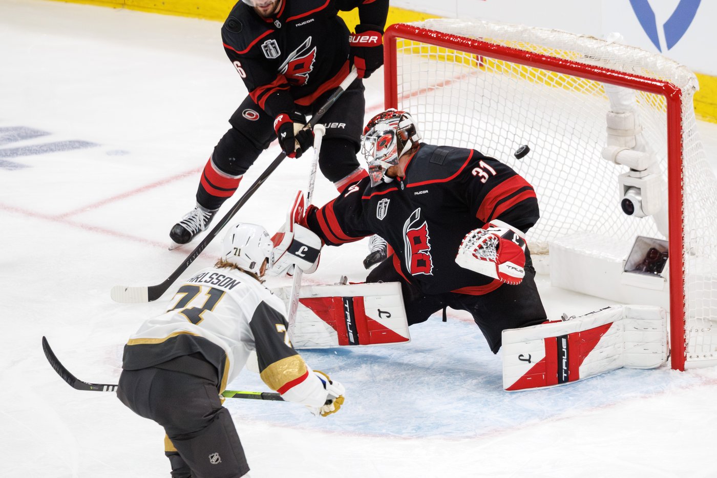 Vegas and Carolina put on a show to get the Stanley Cup Final off to a terrific start | iNFOnews.ca