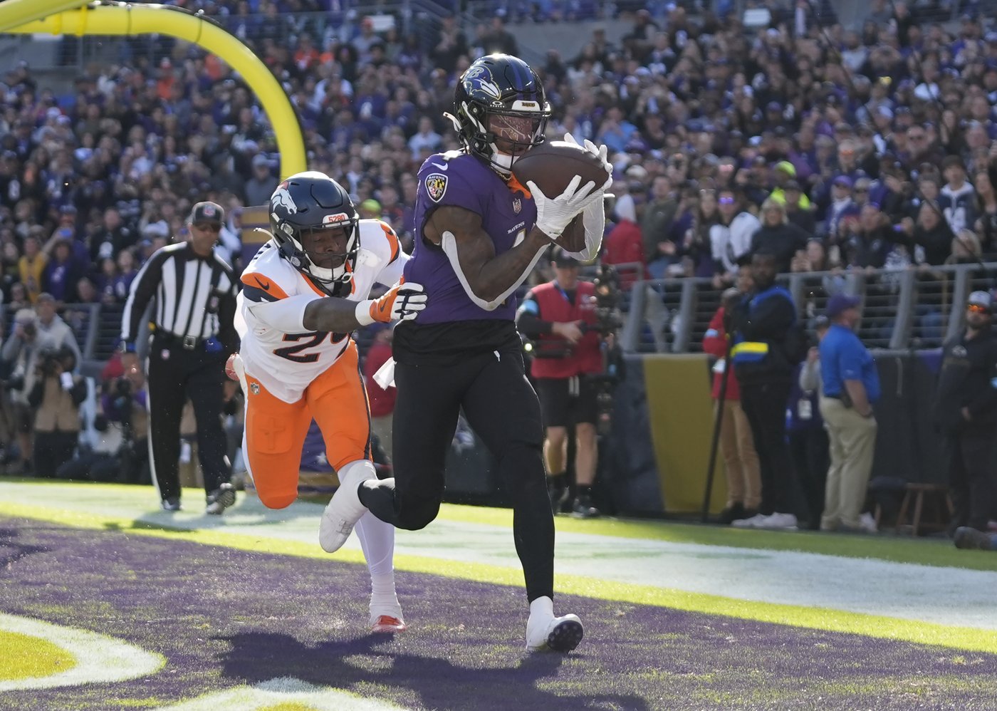 Jackson produces perfect passer rating, Henry scores 2 more TDs as Ravens rout Broncos 41-10 | iNFOnews.ca Jackson produces perfect passer rating, Henry scores 2 more TDs as Ravens rout Broncos 41-10 | iNFOnews.ca