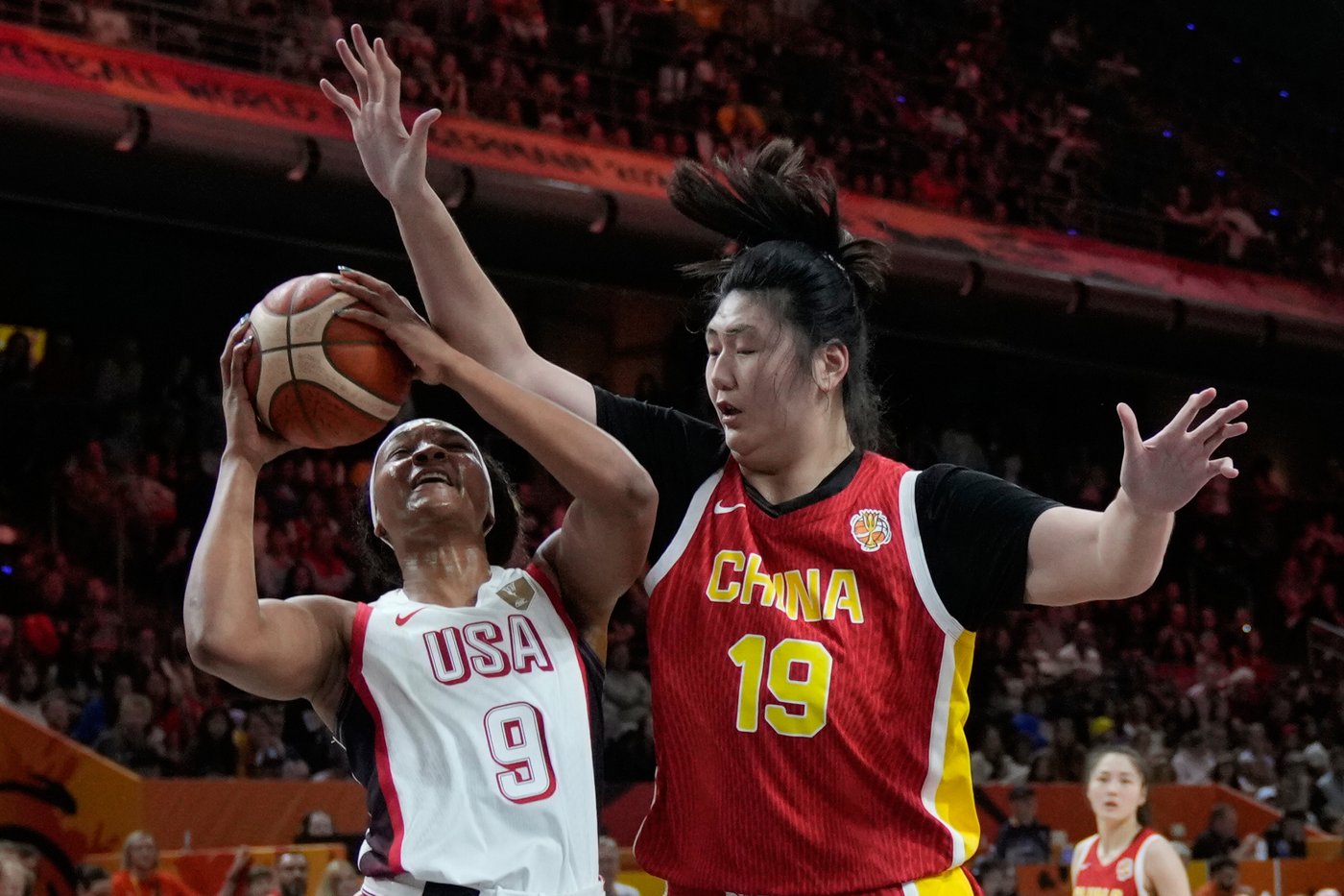 China's 7-foot-3 Zhang Ziyu looms over opponents on debut at Women’s Basketball World Cup | iNFOnews.ca China's 7-foot-3 Zhang Ziyu looms over opponents on debut at Women’s Basketball World Cup | iNFOnews.ca