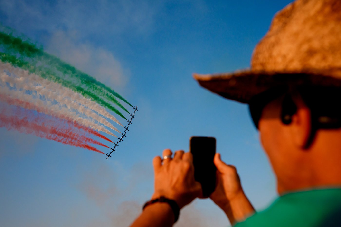 Aircraft and aerobatics dazzle at Bucharest air show, in photos | iNFOnews.ca