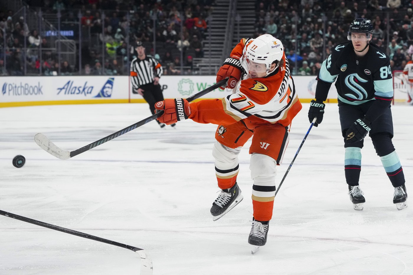 Ducks score 3 goals early in 2nd period and beat Kraken 6-4 for 3rd straight win | iNFOnews.ca