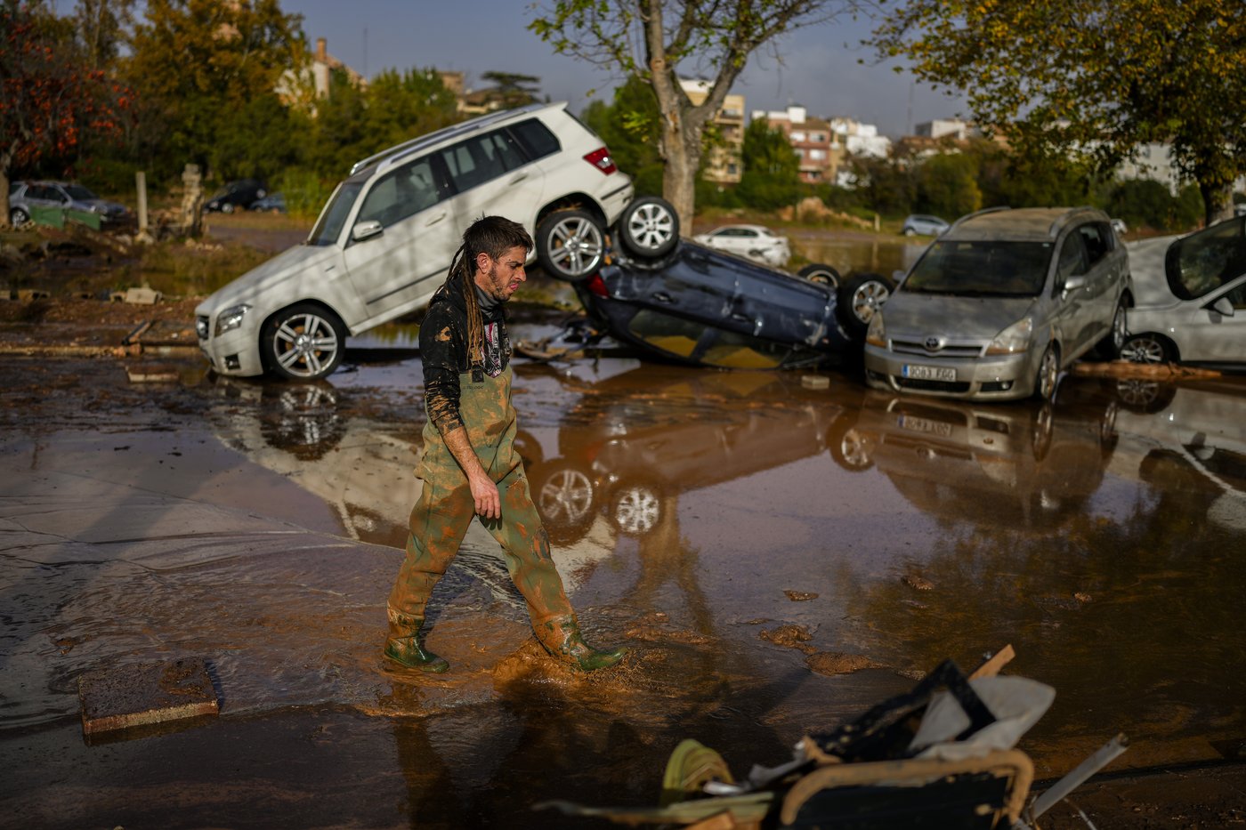 Copa del Rey games and other sporting events postponed after deadly floods devastate southern Spain | iNFOnews.ca