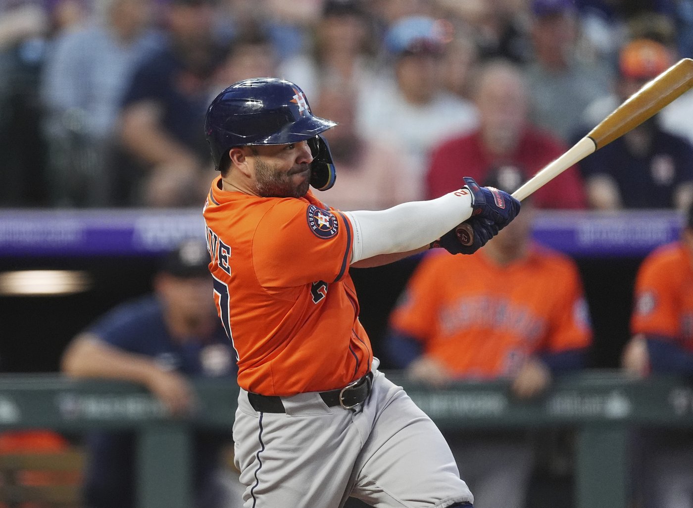 Jose Altuve passes Hall of Famer Jeff Bagwell for 2nd place on Astros career hits list | iNFOnews.ca Jose Altuve passes Hall of Famer Jeff Bagwell for 2nd place on Astros career hits list | iNFOnews.ca