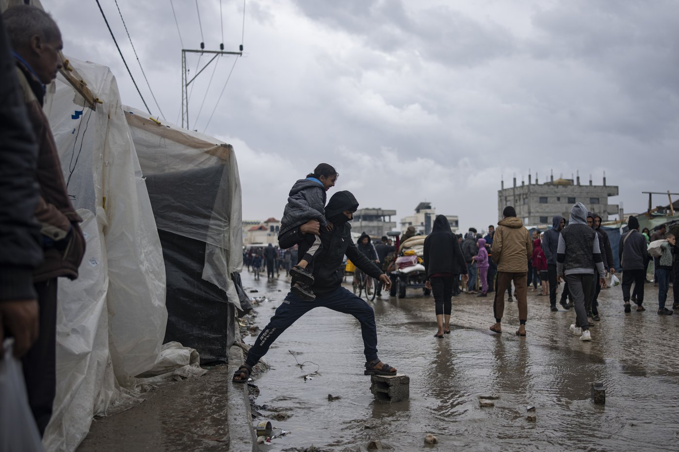 A displaced family's year of fleeing across the devastated Gaza Strip | iNFOnews.ca