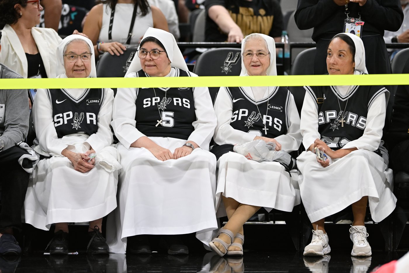 In the Western Conference (chess) finals, it's 2-2 between the Spurs and Thunder. Game 5 awaits | iNFOnews.ca