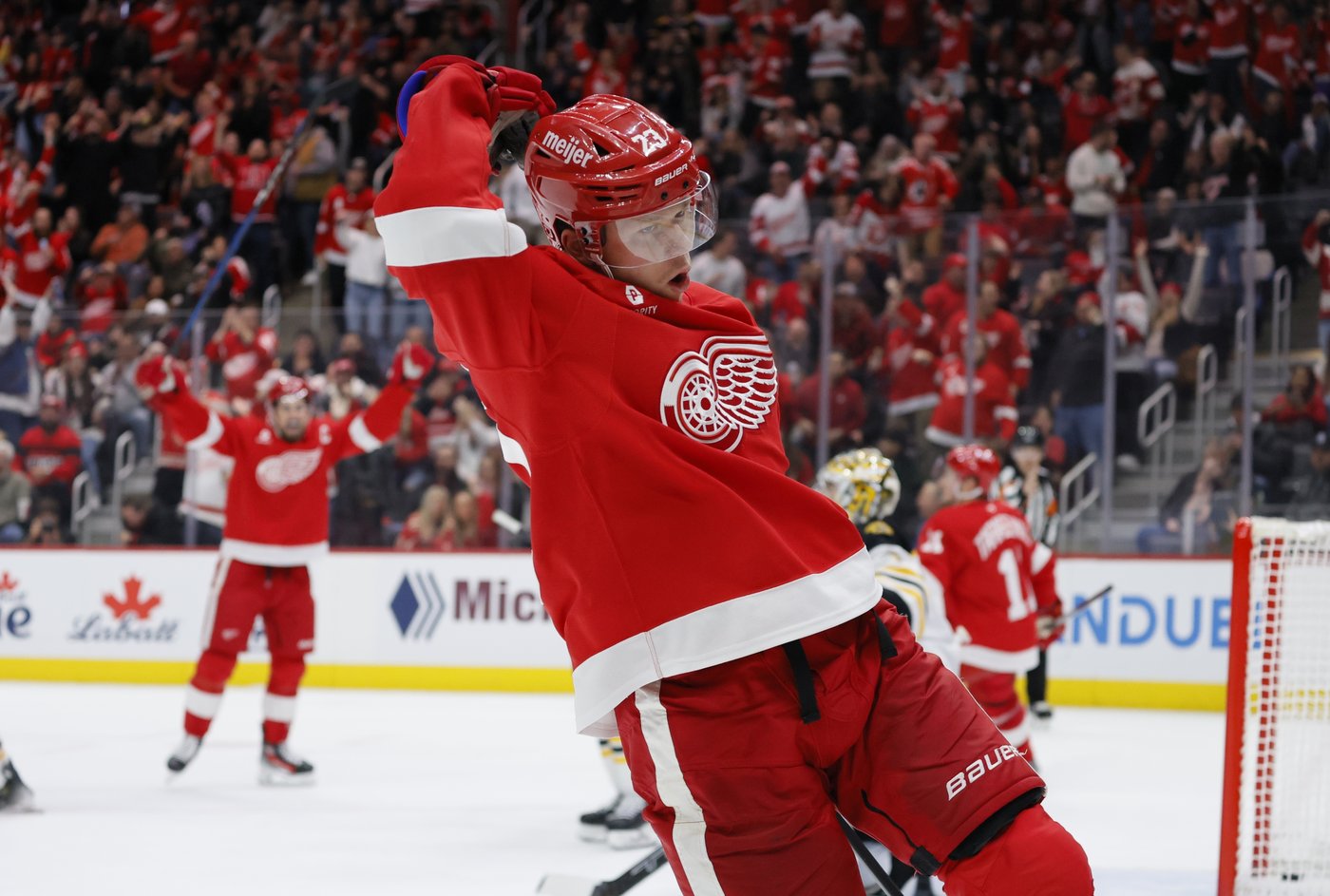 Brad Marchand's 3rd-period goal lifts the Bruins to a 2-1 win over the Red Wings | iNFOnews.ca Brad Marchand's 3rd-period goal lifts the Bruins to a 2-1 win over the Red Wings | iNFOnews.ca