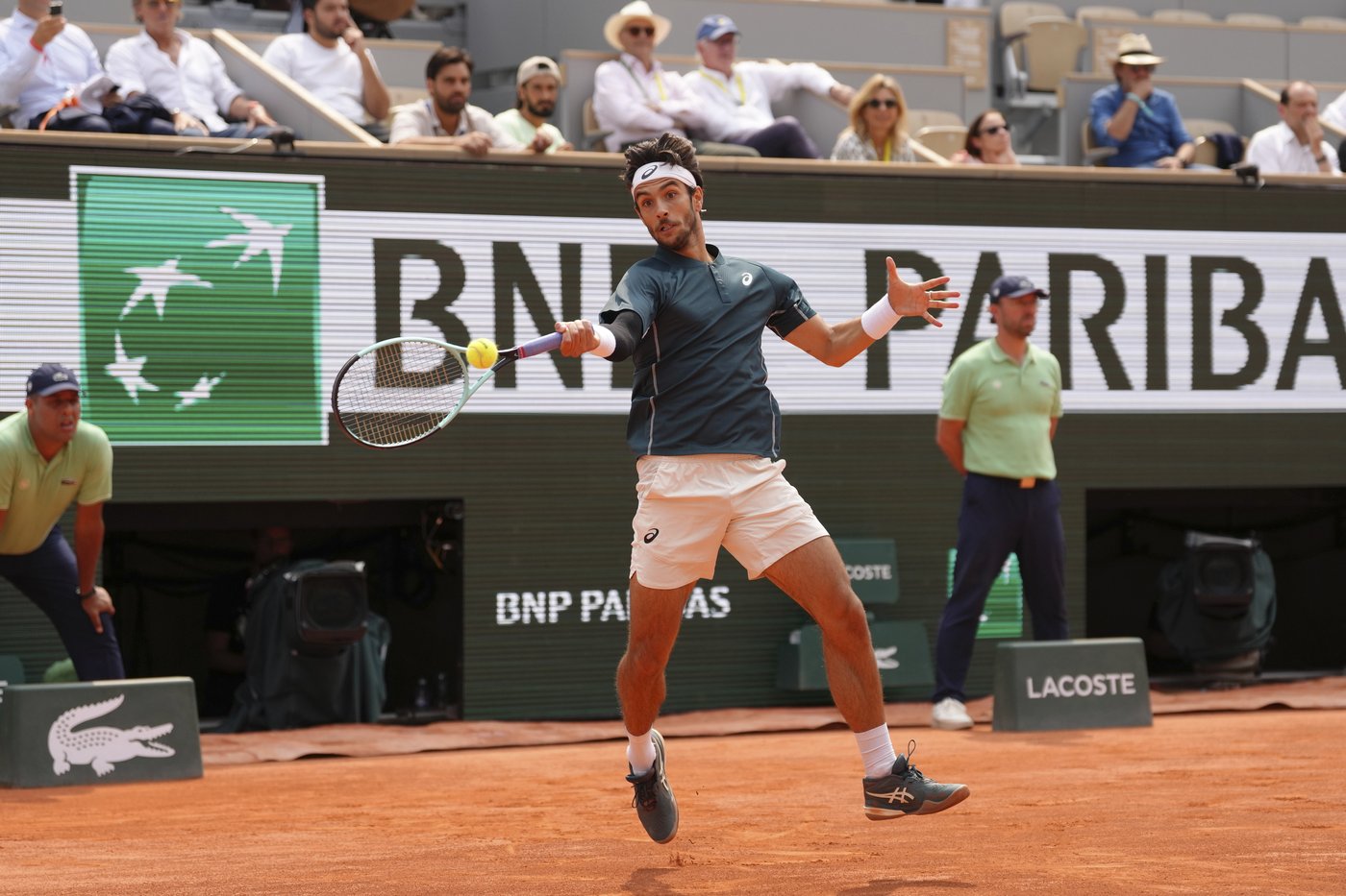 Tiafoe calls it 'comical' Musetti wasn't penalized for kicking a ball into French Open line judge | iNFOnews.ca