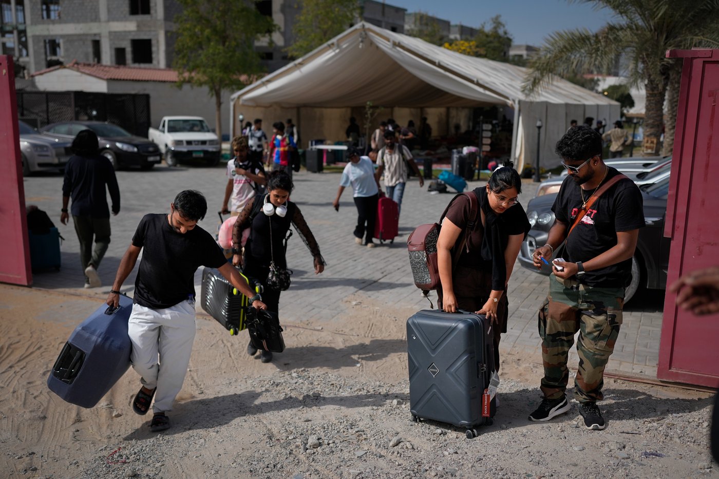Photos show travellers stuck in the UAE taking shelter from war at Indian expat's home | iNFOnews.ca