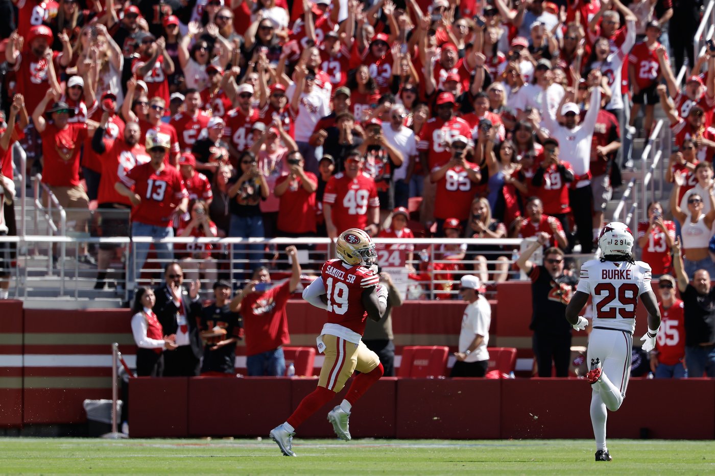 Purdy throws 4 TD passes to lead the injury-depleted 49ers to a 36-30 win vs. the Cardinals | iNFOnews.ca