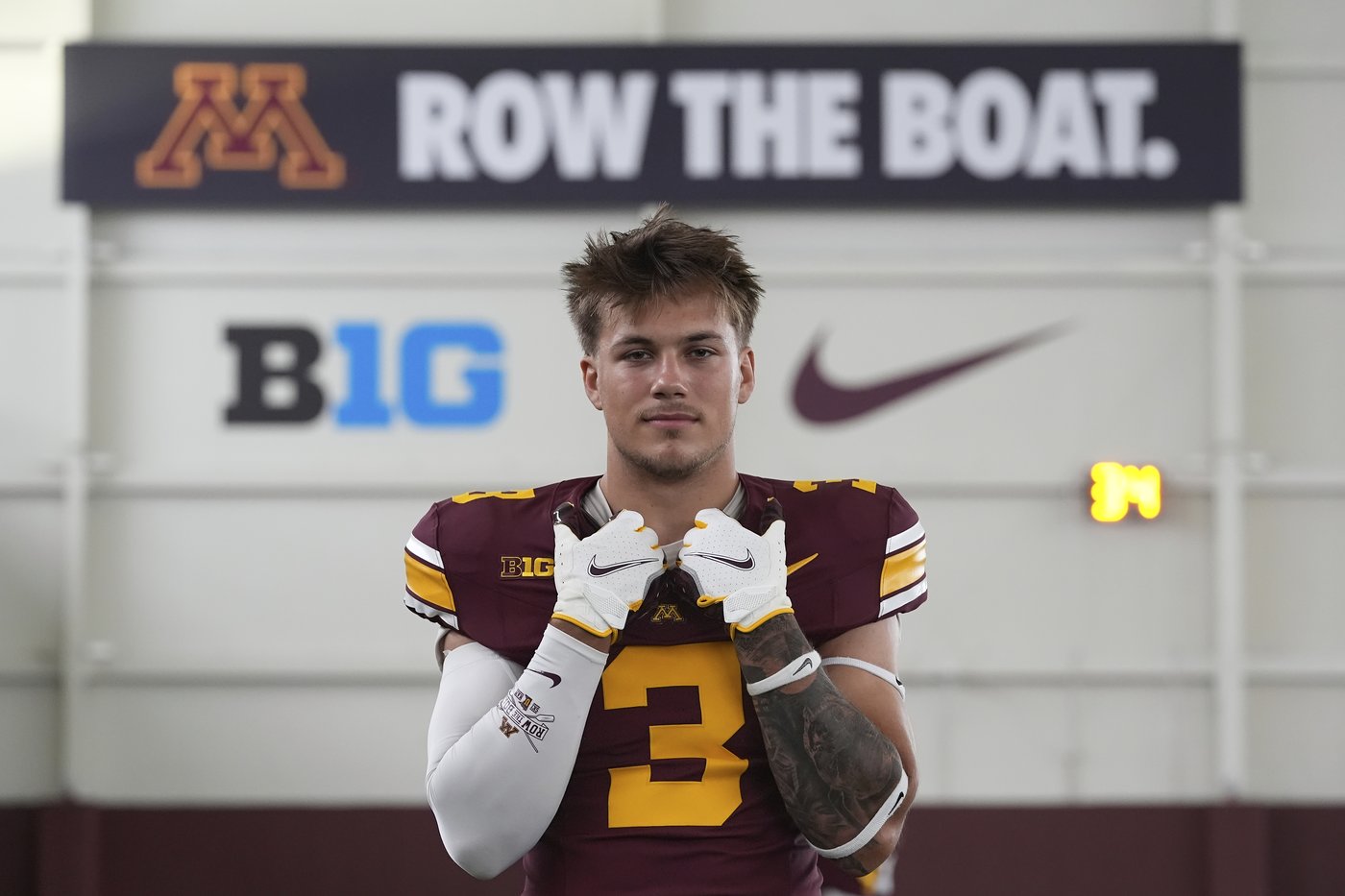 Travis Hunter, meet Koi Perich. The Minnesota sophomore might be football's next multi-position star | iNFOnews.ca
