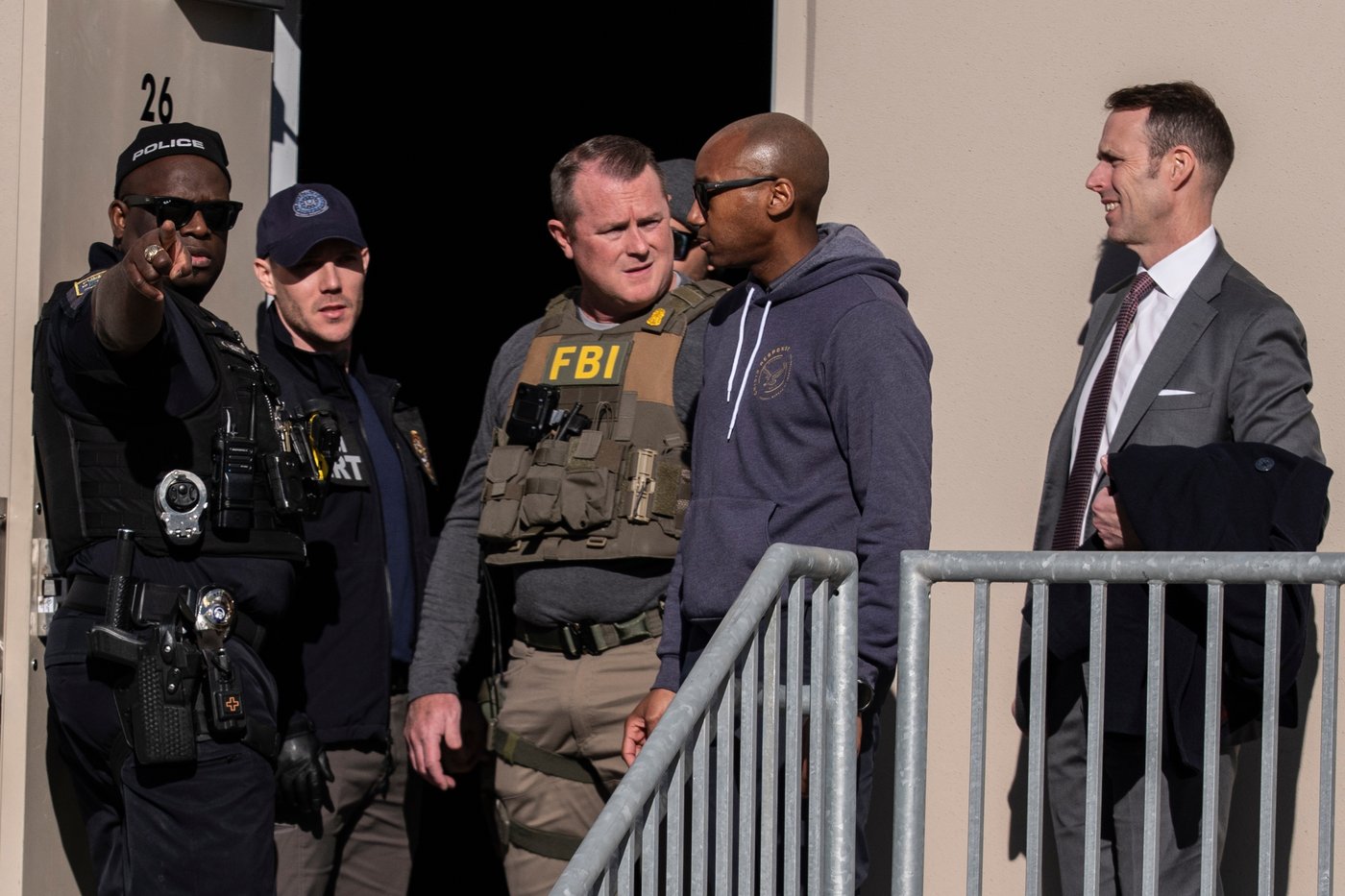 Search warrant FBI served at elections office near Atlanta seeks records tied to the 2020 elections | iNFOnews.ca