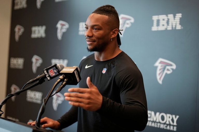 Falcons exercise All-Pro running back Bijan Robinson's 5th-year option for the 2027 season | iNFOnews.ca