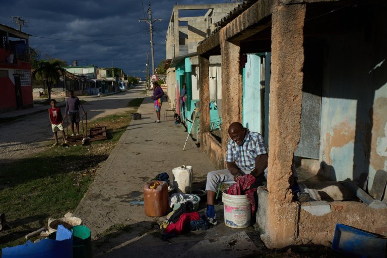 Photos of Cubans getting by without power as outages persist and tensions with US escalate | iNFOnews.ca