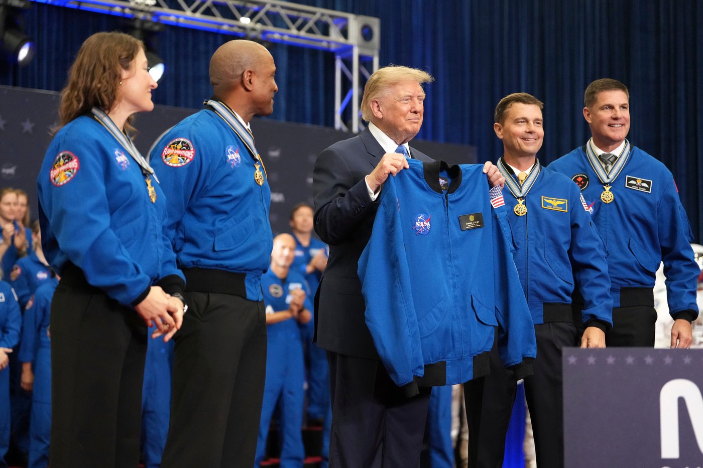 Jeremy Hansen becomes first non-NASA astronaut to receive U.S. Space Medal of Honor | iNFOnews.ca Jeremy Hansen becomes first non-NASA astronaut to receive U.S. Space Medal of Honor | iNFOnews.ca