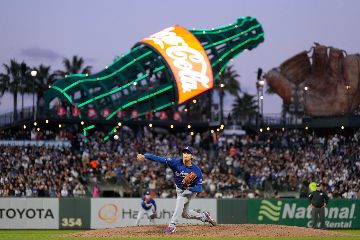 Shohei Ohtani's 53-game on-base streak ends as Roberts mulls resting him more often when he pitches | iNFOnews.ca Shohei Ohtani's 53-game on-base streak ends as Roberts mulls resting him more often when he pitches | iNFOnews.ca