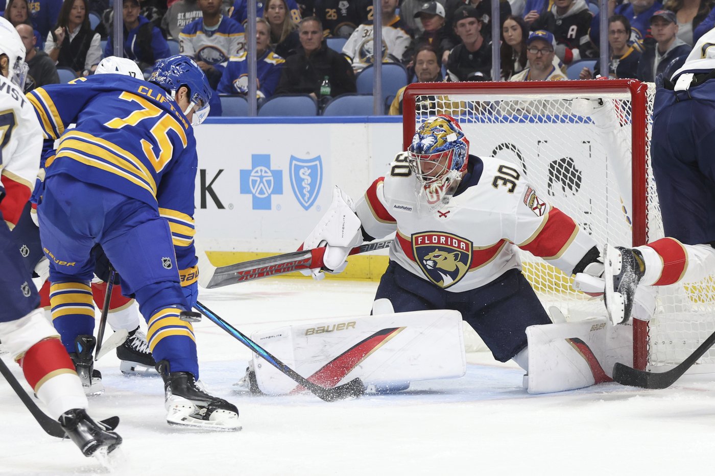 Thompson scores go-ahead goal, and Sabres end season-opening 3-game skid with 5-2 win over Panthers | iNFOnews.ca Thompson scores go-ahead goal, and Sabres end season-opening 3-game skid with 5-2 win over Panthers | iNFOnews.ca