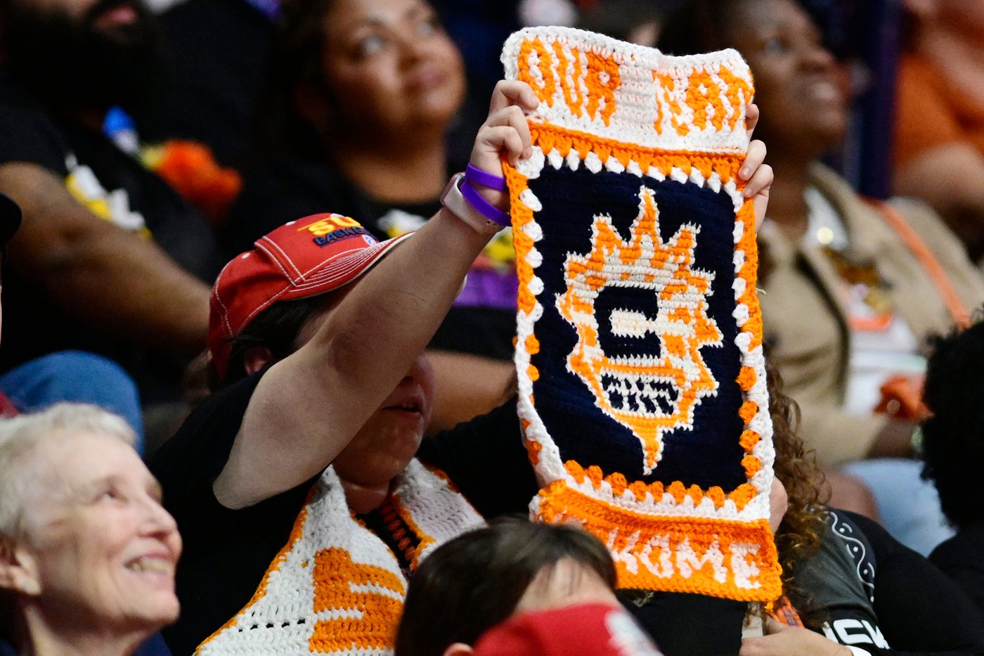 Sun beat Tempo 95-81 in franchise's final game in Connecticut before moving to Houston | iNFOnews.ca Sun beat Tempo 95-81 in franchise's final game in Connecticut before moving to Houston | iNFOnews.ca