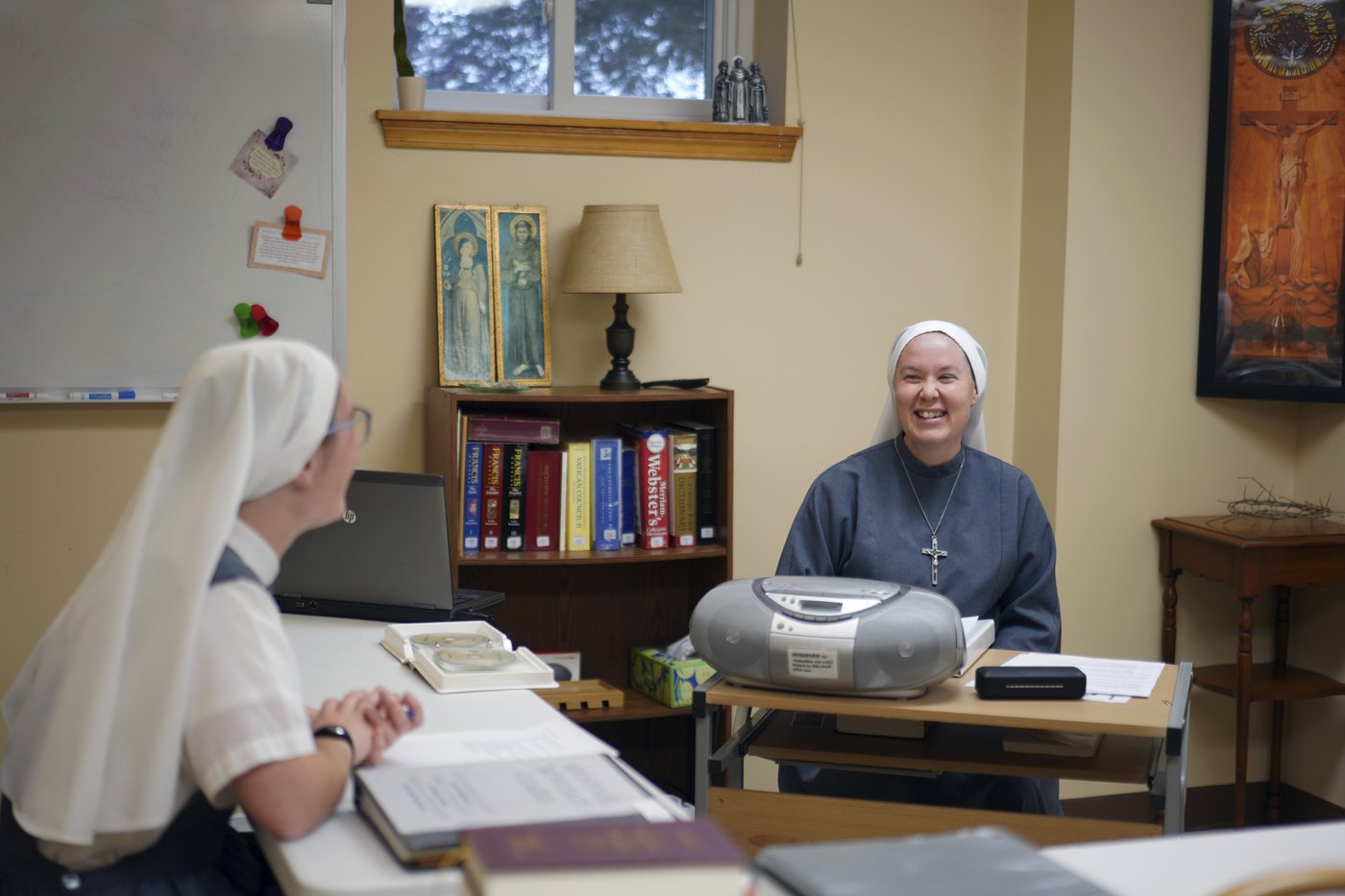 Leap of faith: A few young women in US buck the trends by joining the ranks of Catholic nuns | iNFOnews.ca