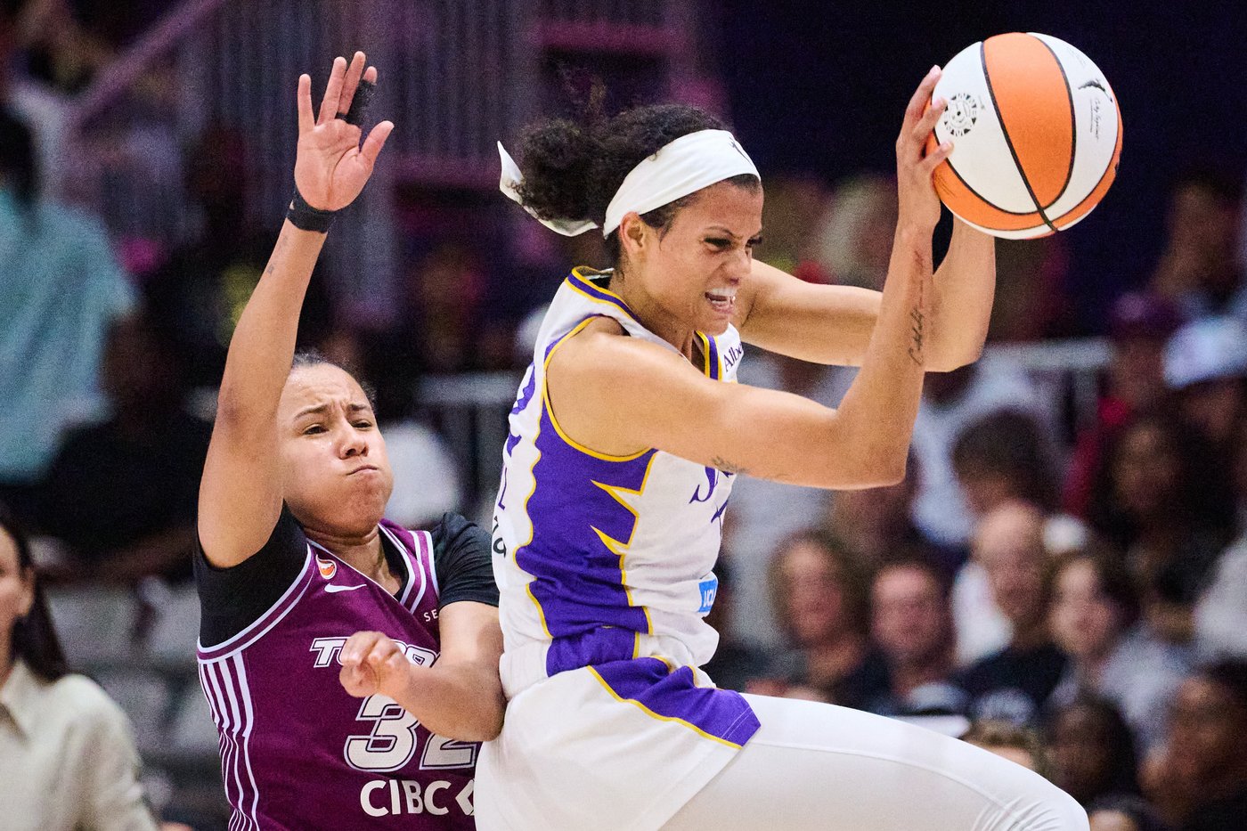 Mabrey ties WNBA record with 53 points as Tempo roll to 125-97 rout of Sparks | iNFOnews.ca